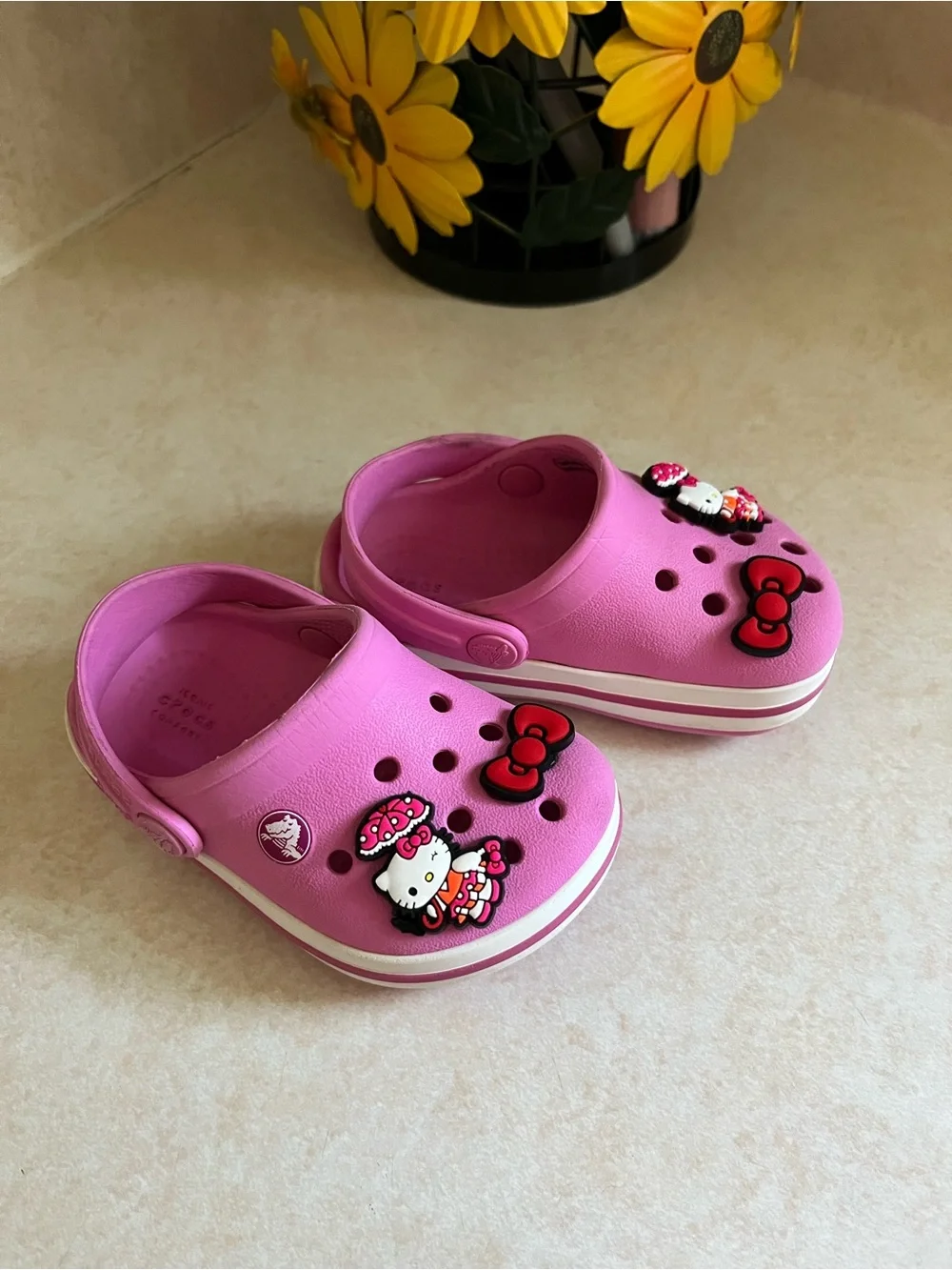 CROCS Kids Pink Clog with Charms Size 4C - Picture 3 of 6